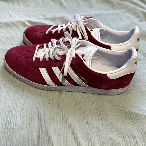 Adidas gazelle like new.  Size 12  BURGANDY WHITE - Picture 4 of 4